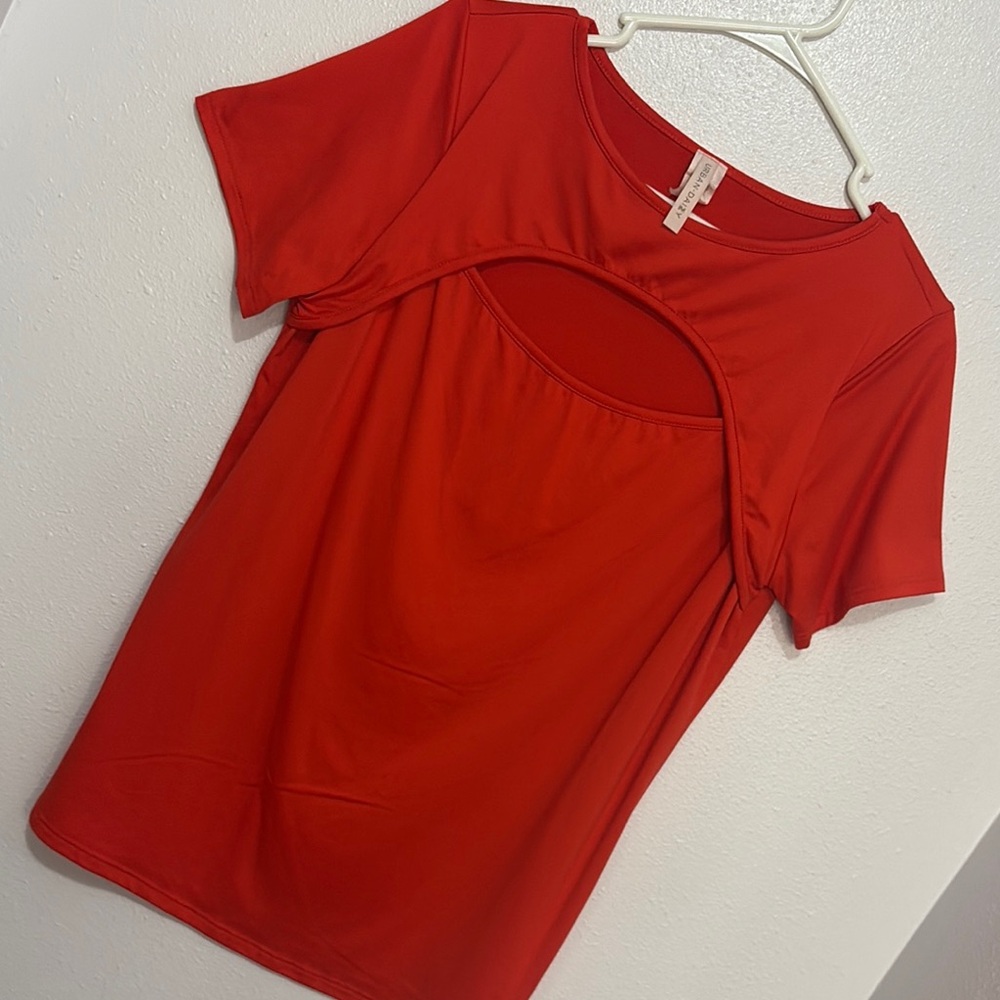 Short Sleeve Red Women's Top by Urban-Daisy size Large